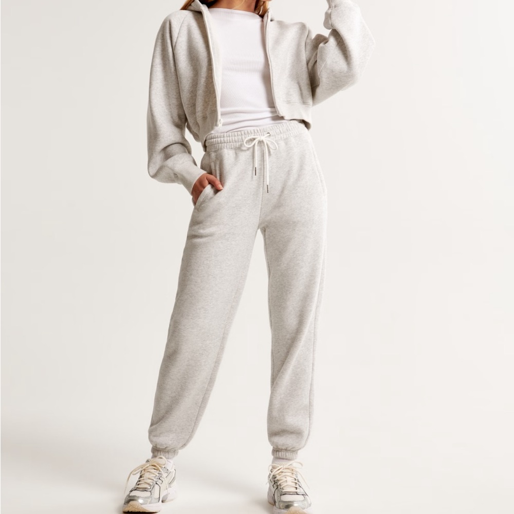 Abercrombie & Fitch Essential Sunday Sweatpants